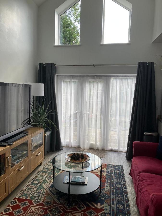 Pet-friendly boutique beach retreat - B&B Uphill