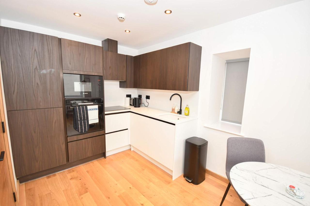 Contemporary 1 Bed Apartment in Central Leeds - Chambres d'hôtes Leeds