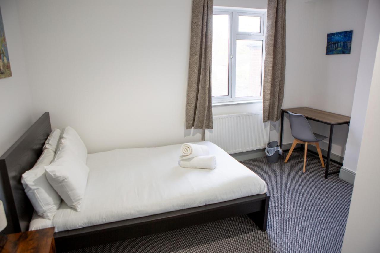 Spacious 5BR Birmingham Home | Near Edgbaston - B&B Birmingham