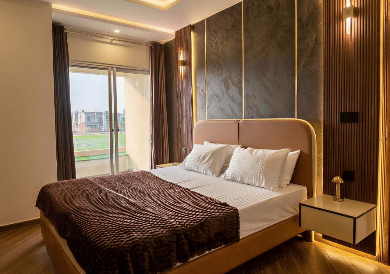 Signature Ivory Apartments - Ferienwohnung Faisalabad