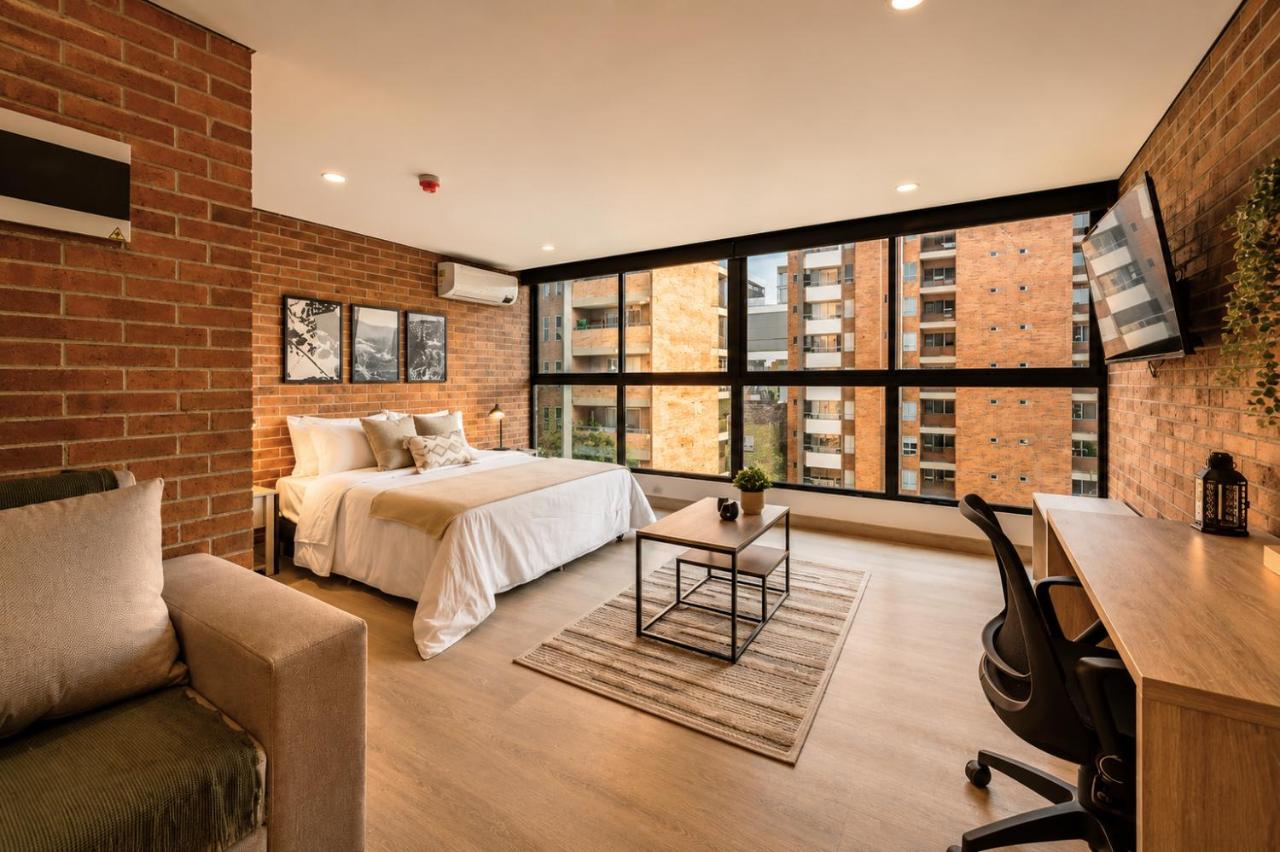 Laureles Apartamento elegante AC Wifi Rapido Recepcion 24H y Gym - B&B Medellín
