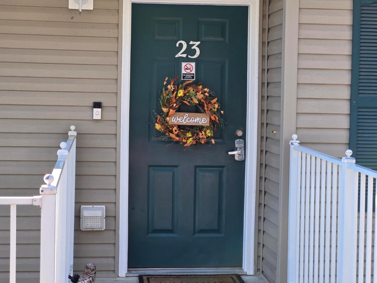 Swan's Couples Getaway Condo - B&B Branson