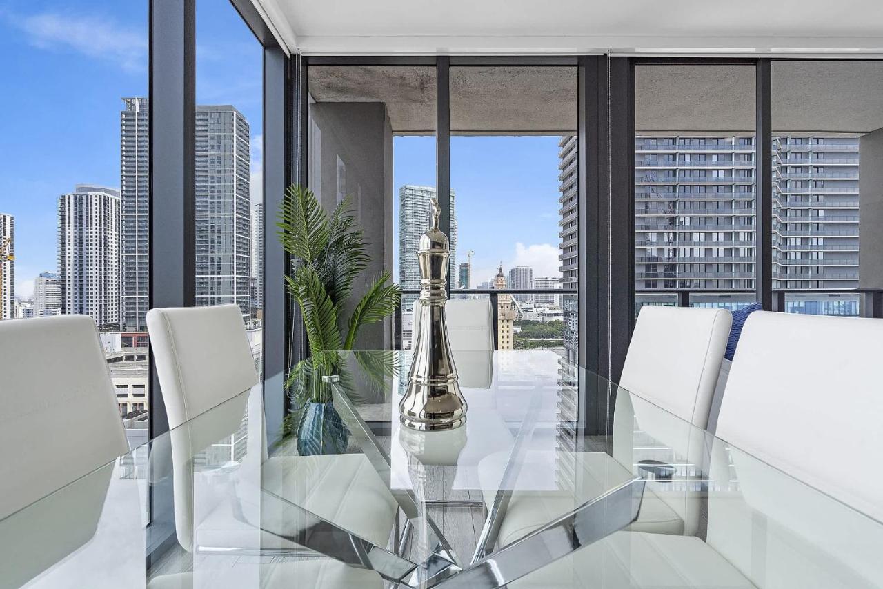 X Lounge VII 3BD 3BR 3 Ensuite Private Sky Residence - B&B Miami
