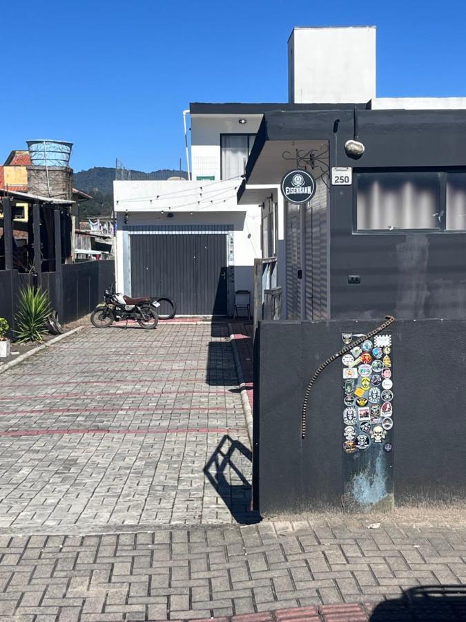Moto garagem iconico - Ferienwohnung Urubici