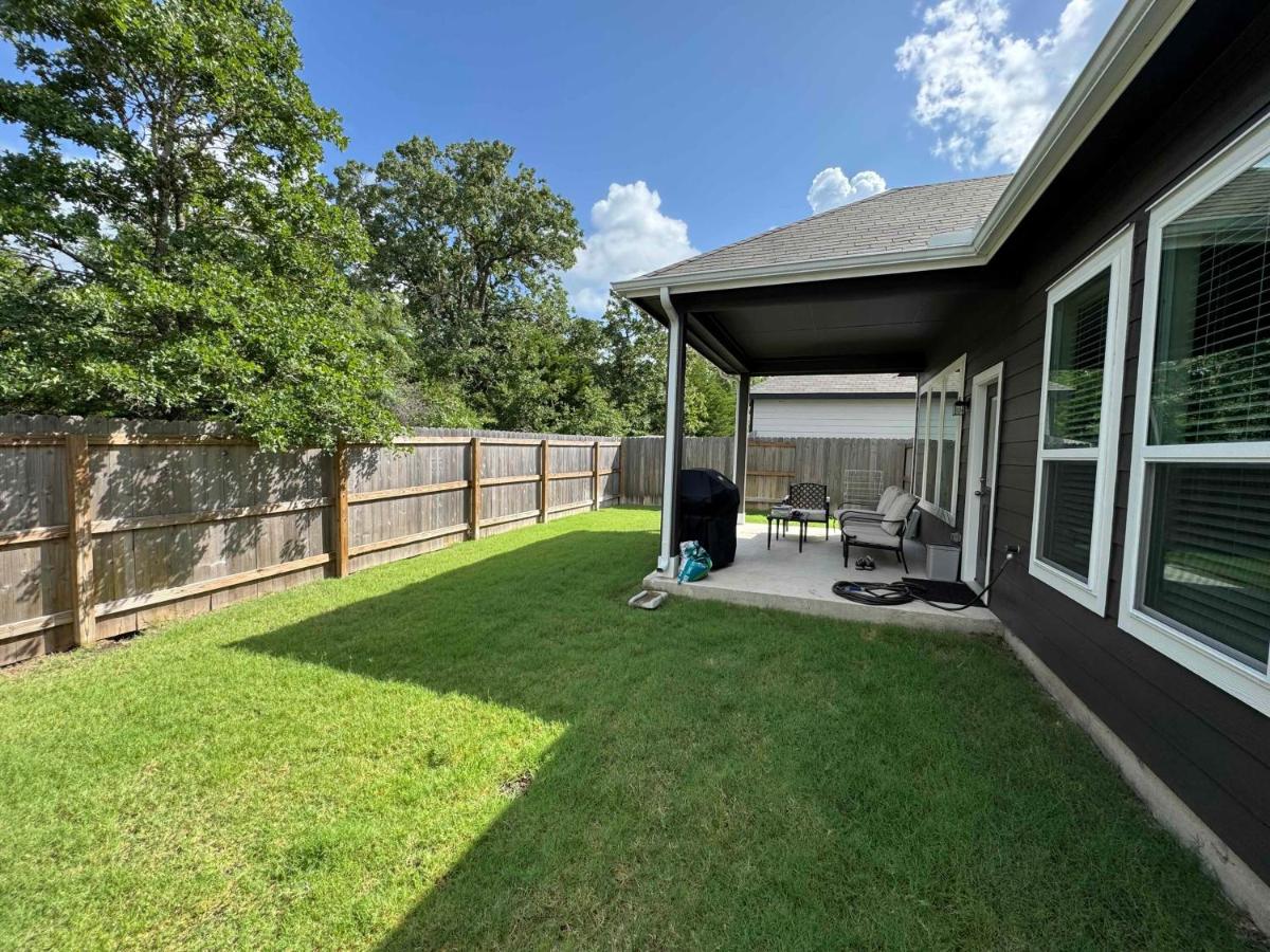 The Expo Retreat, Steps to Brazos County Expo - B&B Bryan