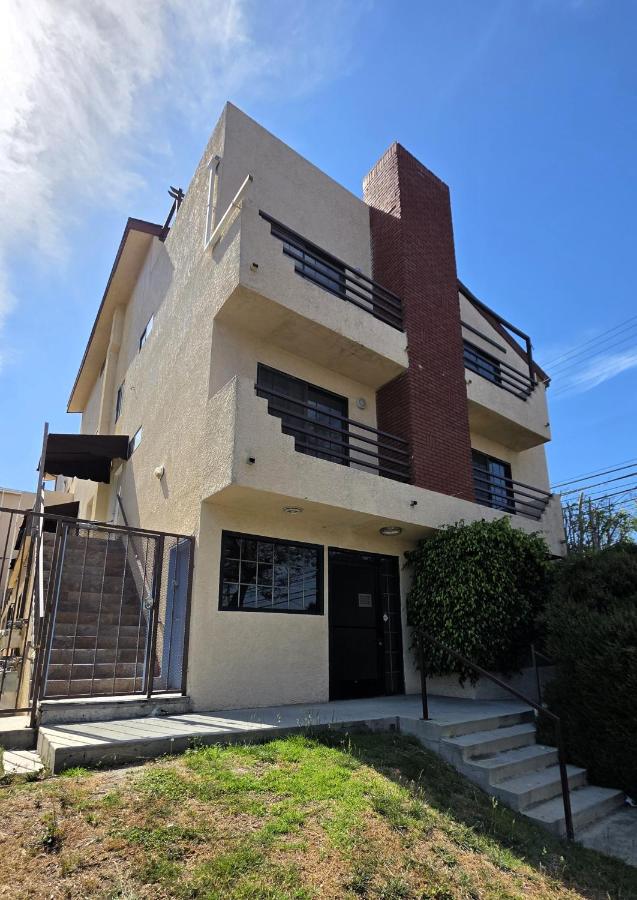 2 Bedroom Apt 5 minutes from Rodeo Dr Walk to Restaurants and Markets - B&B Los Angeles