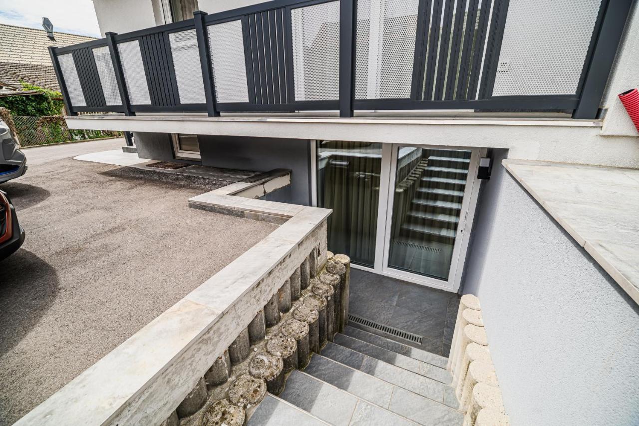 Apartment House Cerklje - Ferienwohnung Zirklach