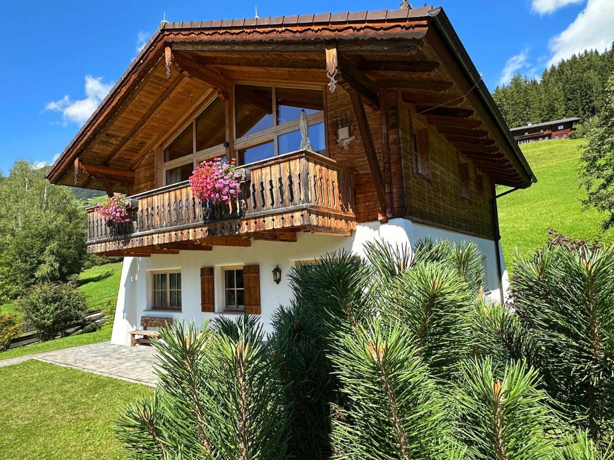 AlpenPura Boutique Chalets mit Sauna und Panoramablick - Chambres d'hôtes Neukirchen am Großvenediger