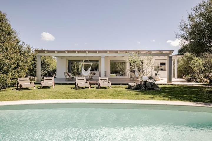 Exclusive Villa Aurea with private pool - B&B Guagnano