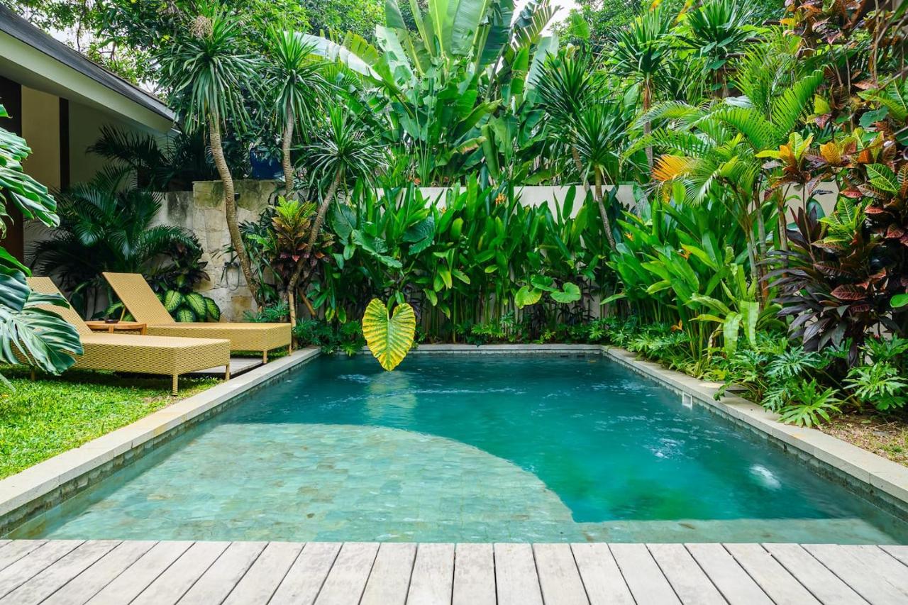 Villa Kesari 4 Trees Tropical Family 3BR VillaG - Chambres d'hôtes Kelurahan Sanur