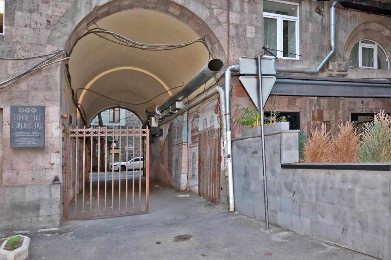 Wanderlust Guest House Prime Location - B&B Yerevan