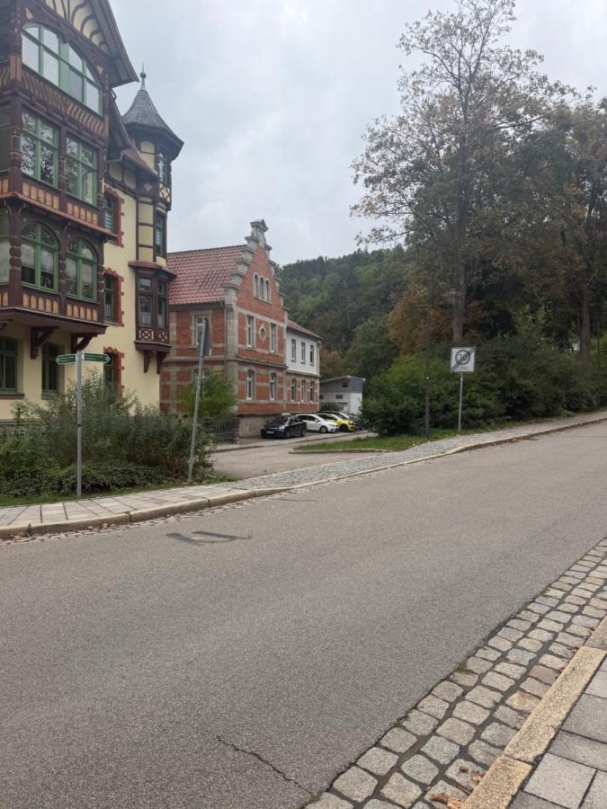 Stillvoll und Stadtnahe - Bis zu 4 Personen und Fahrrad freundlich - Ferienwohnung Meiningen