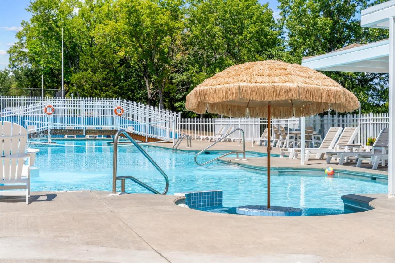 Ozark Mountain Oasis - For 7 - Chambres d'hôtes Kimberling City
