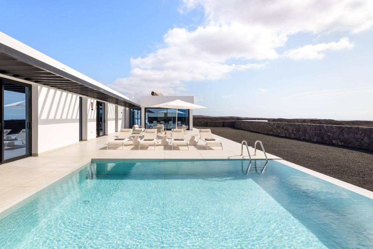 Luxury Holyhome - Villa Sea View - Chambres d'hôtes Costa Teguise