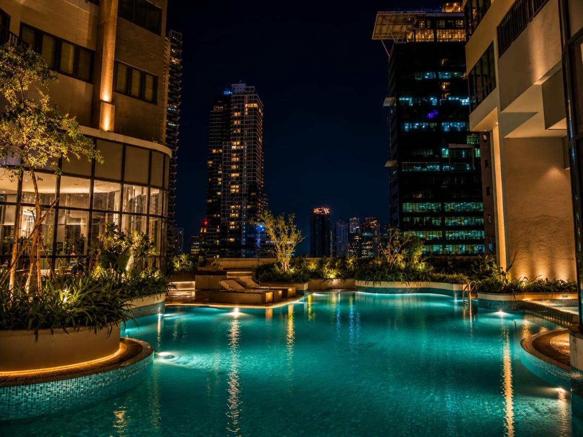 Trizen,City & Port View Luxury Apartment at floor 44 in Colombo - B&B Colombo