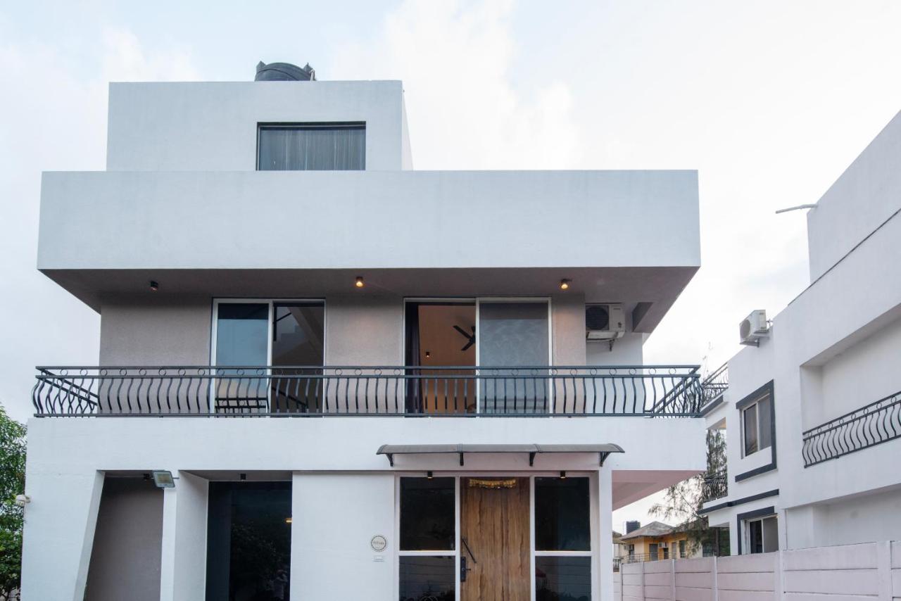 Ventara - Lux 4BHK Villa pvt Pool Mountain View Karla Caves - Chambres d'hôtes Lonavla