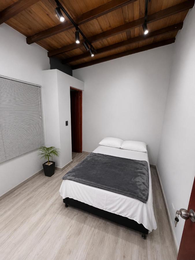 Bendito Viaje Hostal - Bed and Breakfast Medellín