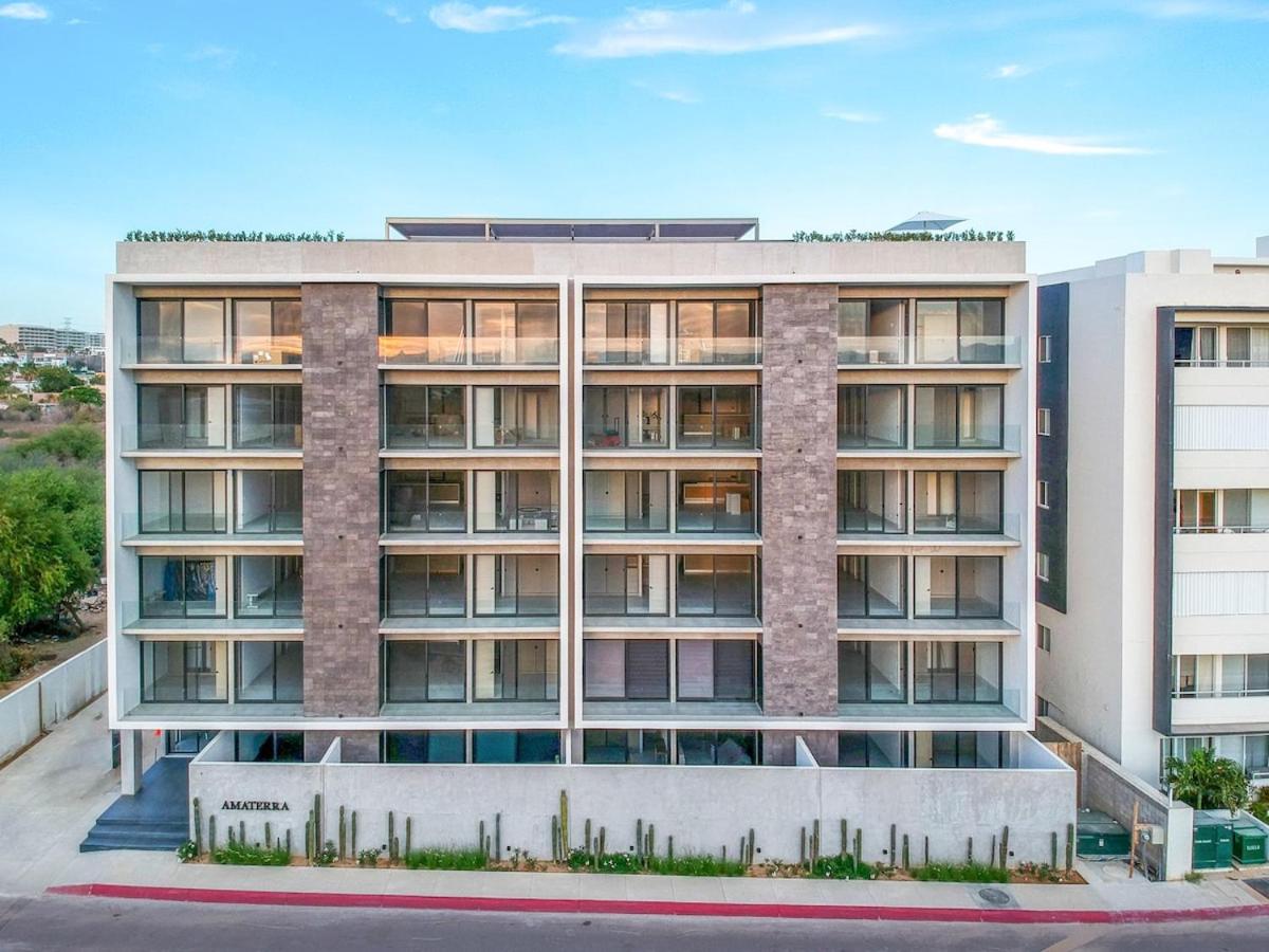 Endless Summer - Award Winning 2Bed 2Bath Condo - Heated Rooftop Pool with Ocean Views - Gym - 5min walk to Beach - Fiber Internet - Sleeps 6 - Chambres d'hôtes Cabo San Lucas
