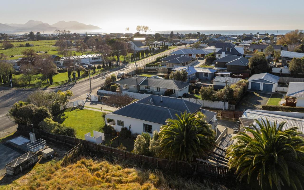 Charming Villa, Family Friendly, Handy to Town - KK14769 - Bed and Breakfast Kaikoura