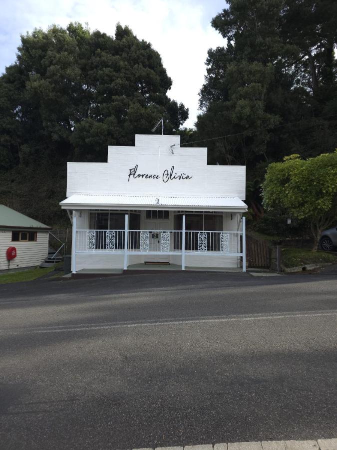 Florence Olivia - B&B Strahan