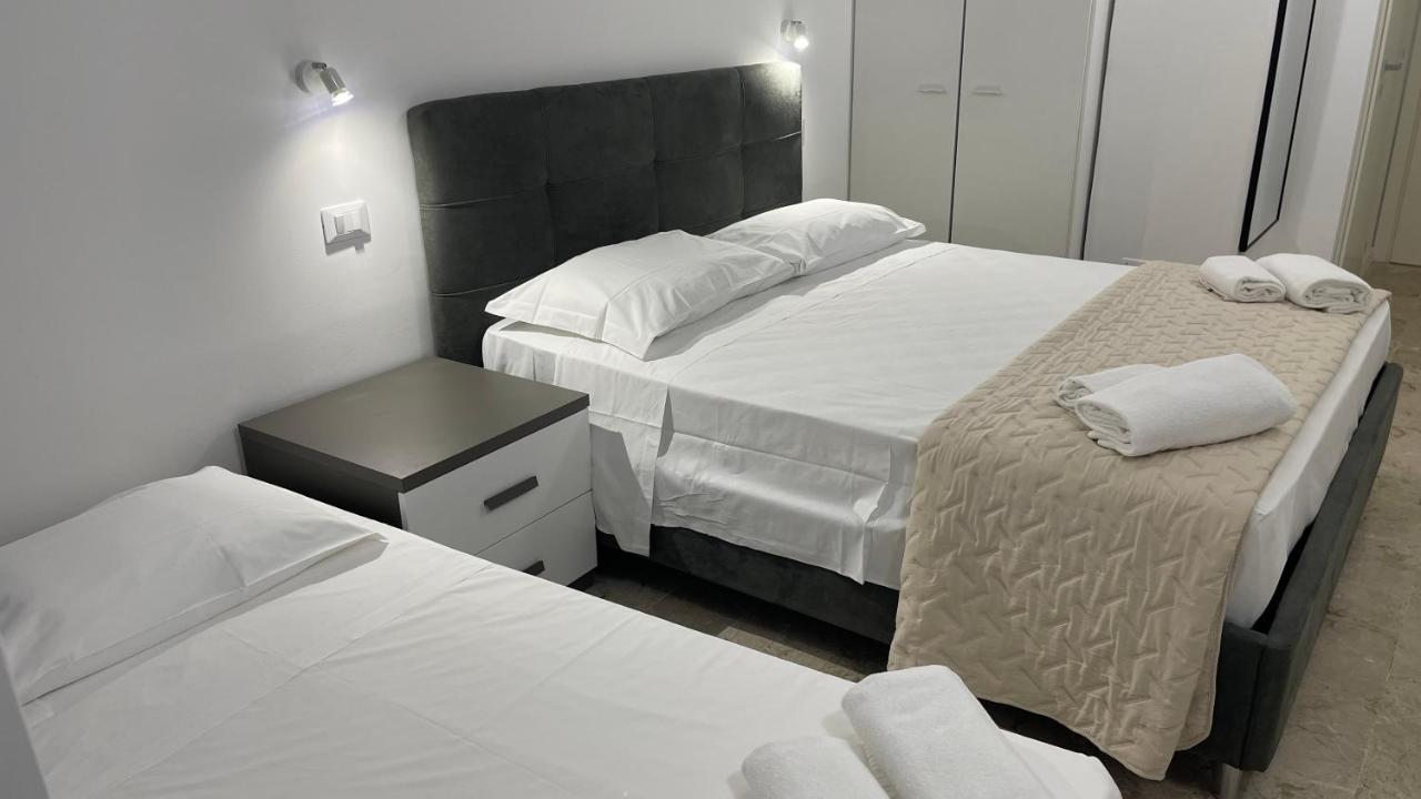 Chambre Double avec Lit d'Appoint