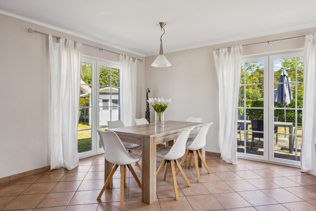 Direkt am Meer! Reetdachhaus für 6 Personen!! - Bed and Breakfast Peenemünde