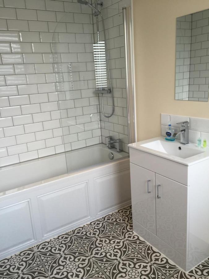 Deluxe Double Room (2 Adults + 1 Child)