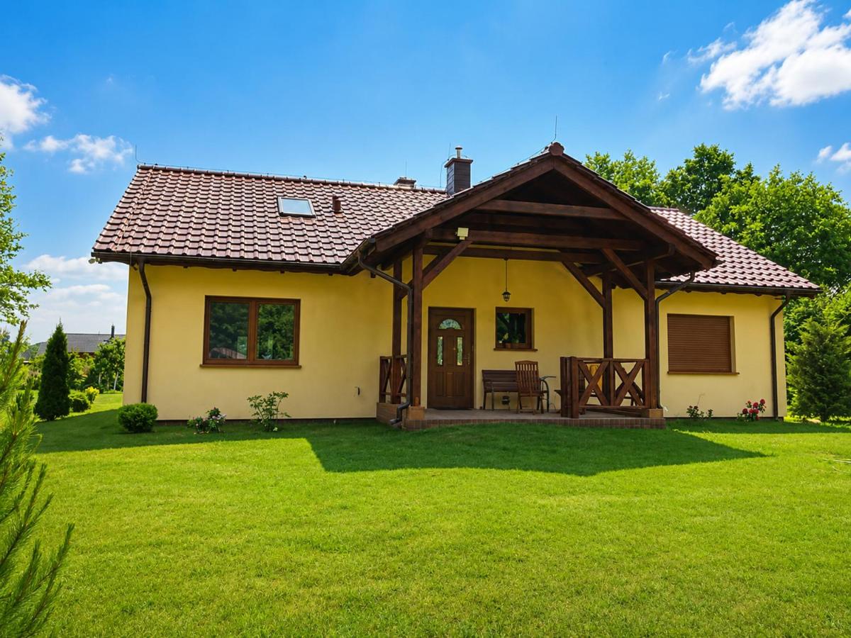 Zaciszny Gaj Sasino Duży Dom i Prywatny Ogród - Bed and Breakfast Sasino