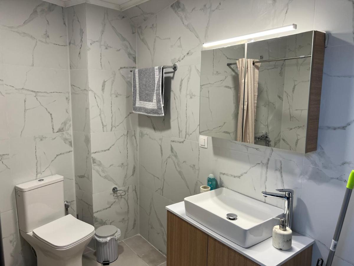 Makri square apartment 2 - B&B Mákri