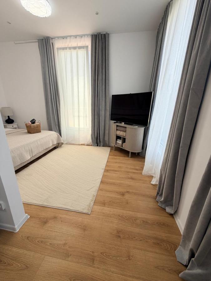 The Garden Hub Apartment - Chambres d'hôtes Plopșoru