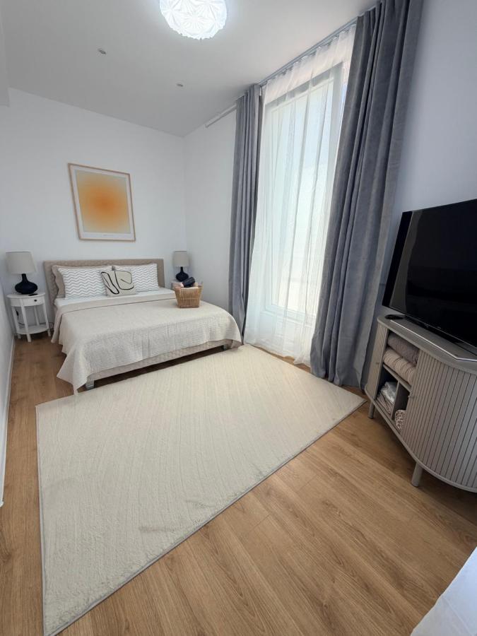 The Garden Hub Apartment - Chambres d'hôtes Plopșoru