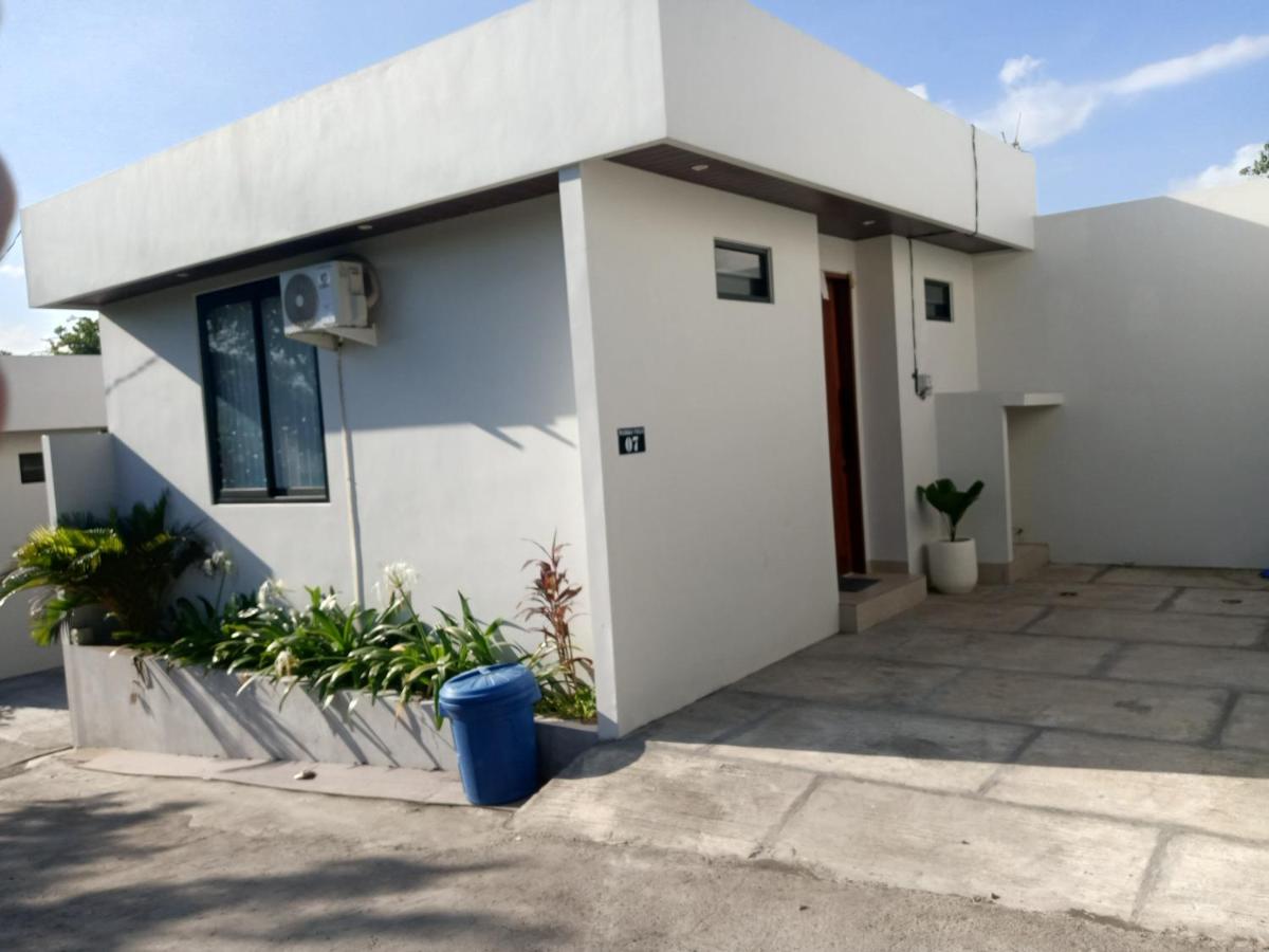 Maikka Villa Near Nyanyi Beach Canggu - B&B Semege
