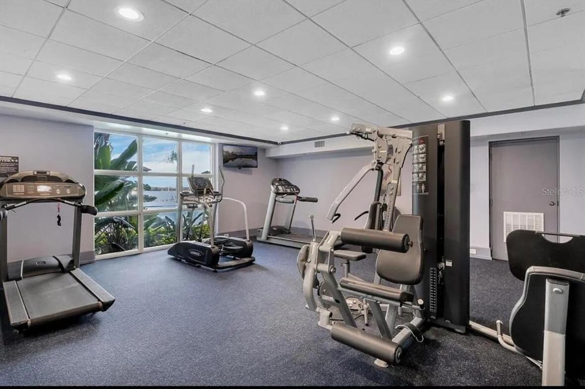 Fully Equipped Lake View Condo! - B&B Orlando