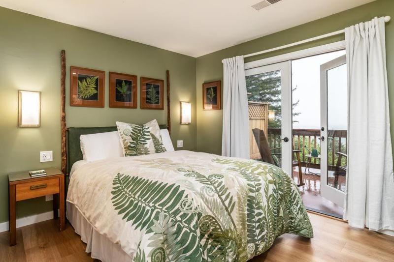 Zimmer mit Queensize-Bett und Terrasse