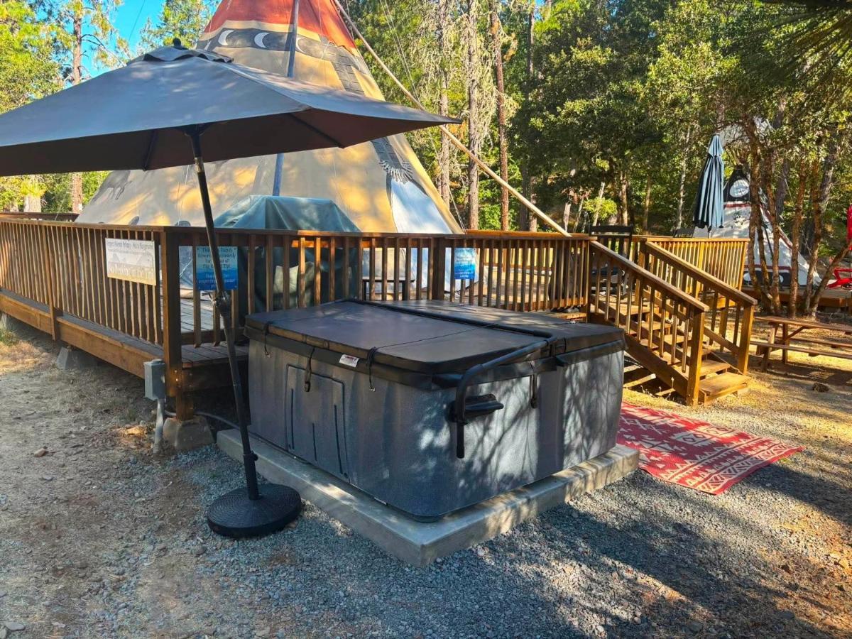The Grand - with 6 Person Hot Tub - B&B O'Brien