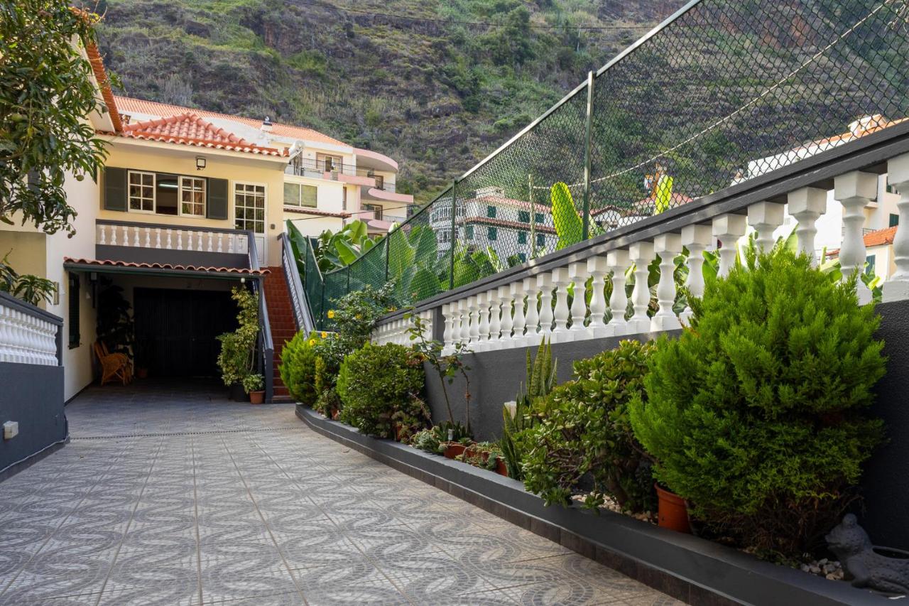 Santa Barbara House by Zest&Guest - Bed and Breakfast Ribeira Brava