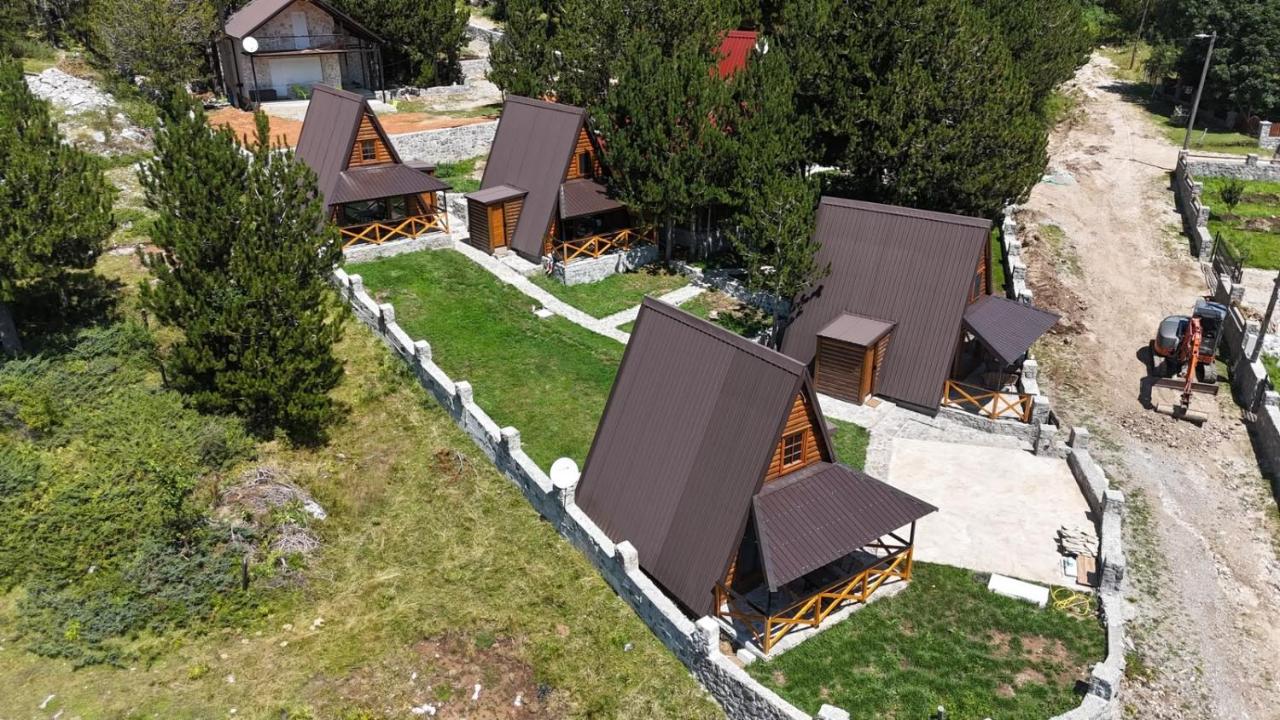 Vikendice Pod Hum Kučka Korita - Chambres d'hôtes Korita