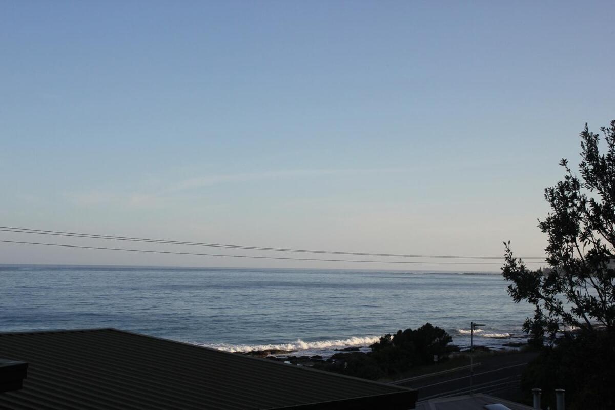 Homely Pet Friendly Beach House - Direct Beach Access - Chambres d'hôtes Lorne