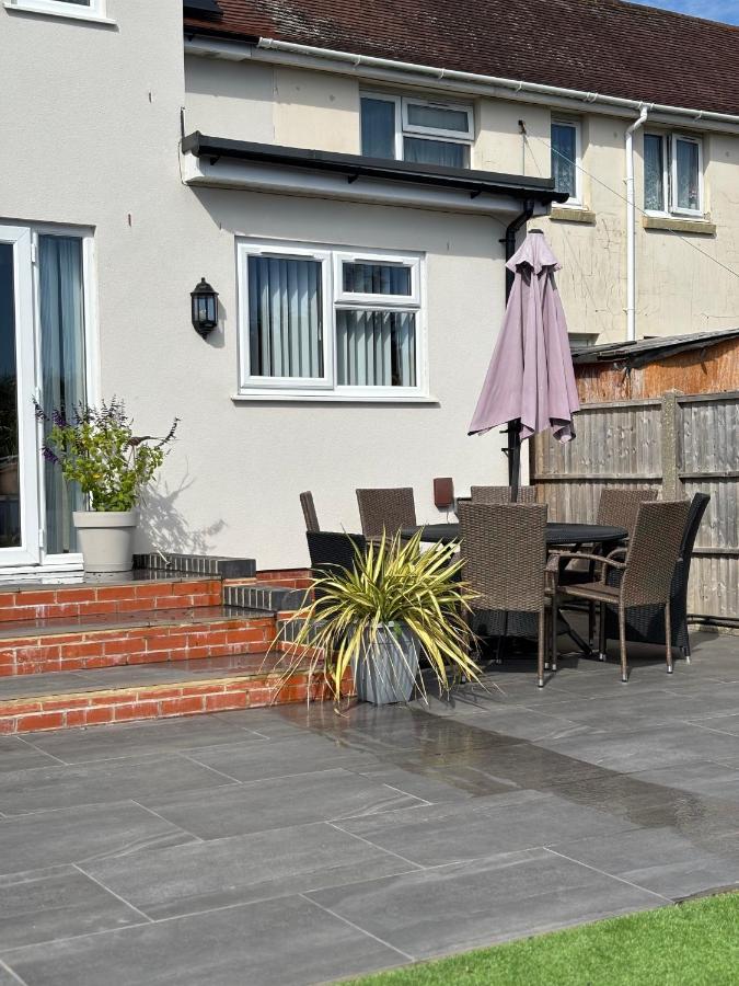 Brain Properties Limited - Contractor and Leisure Stay 4 Bedroom all ensuite house with Parking - Bed and Breakfast Portsmouth