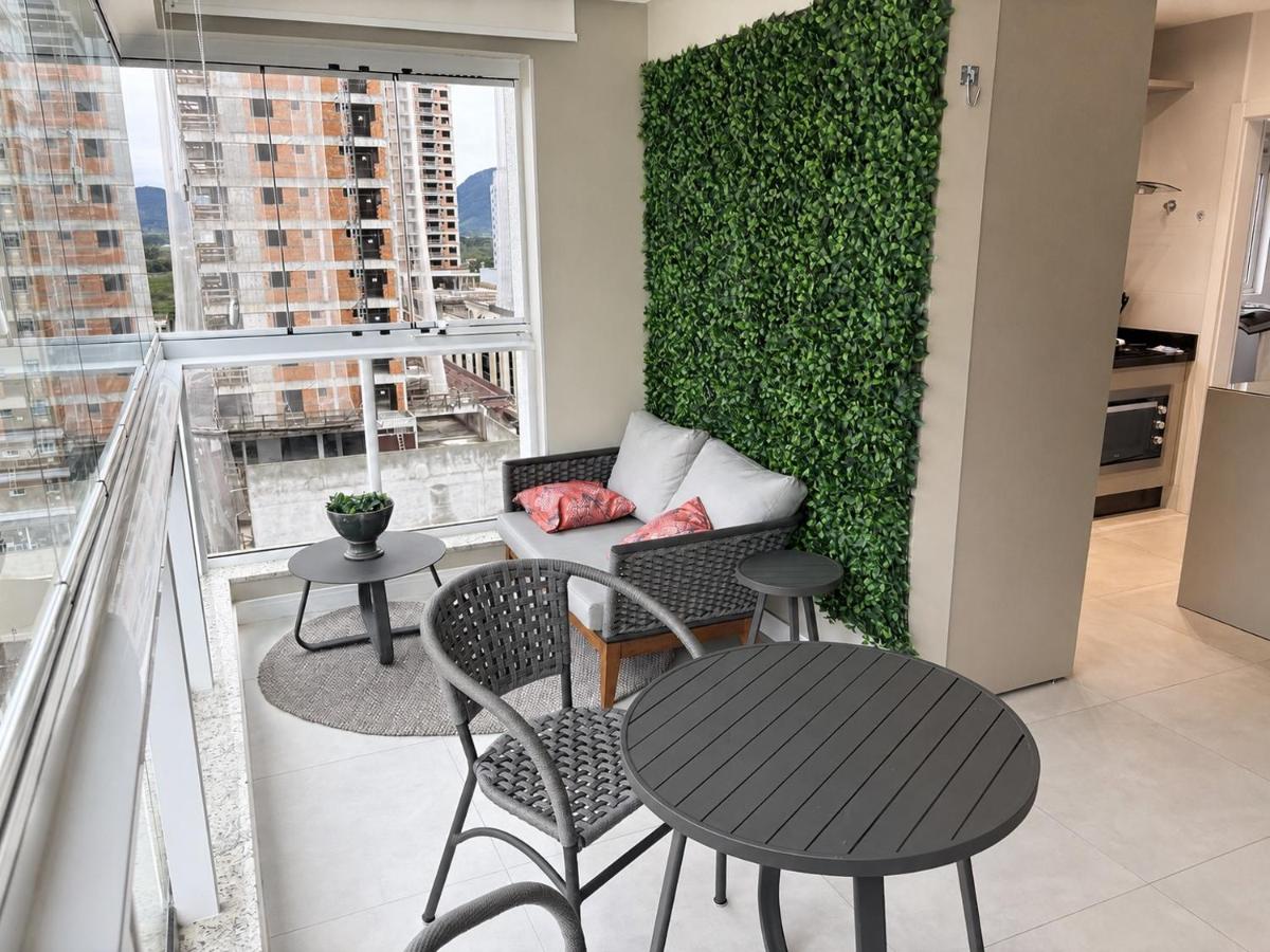 Apartamento com Varanda Gourmet a 400 m Meia Praia - Ferienwohnung Itapema