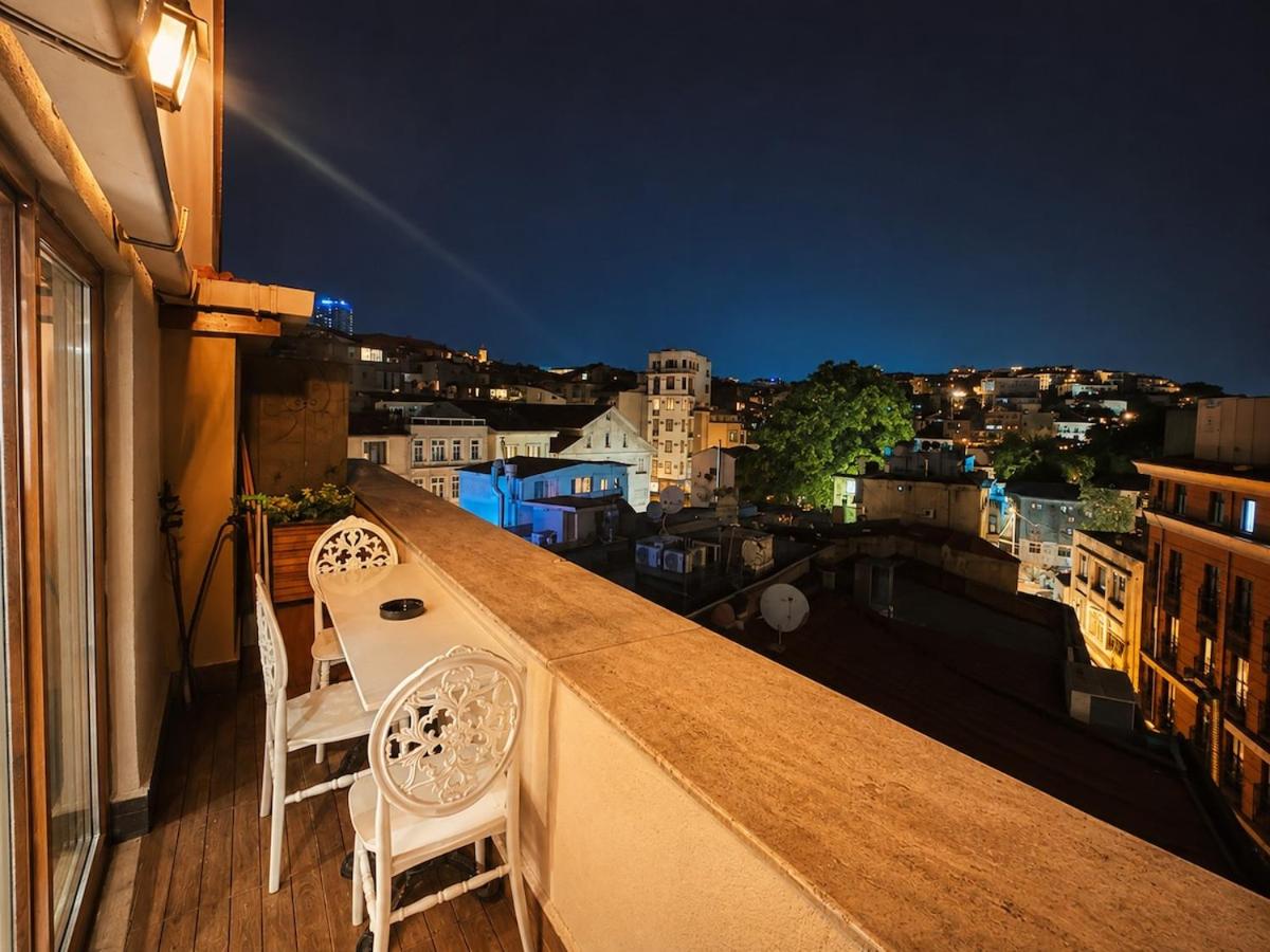 Nu 8 Private Terrace, Designer Suite, City View - B&B Istanbul
