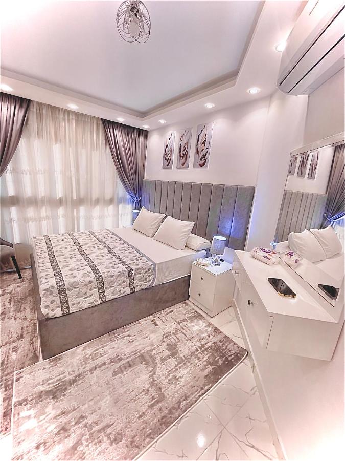 Apartment & Chalet بورتو سعيد فندق وشقق مميزة - Bed and Breakfast Port Said