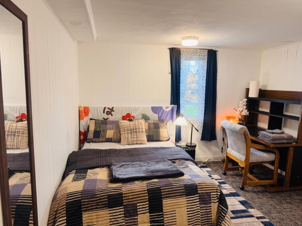 Private Room In Maplewood - Bed and Breakfast Saint Paul