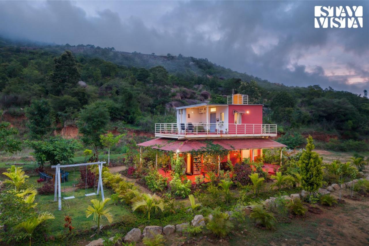 StayVista at Feel Good Farm Stay with BBQ & Bonfire - B&B Hoshalli