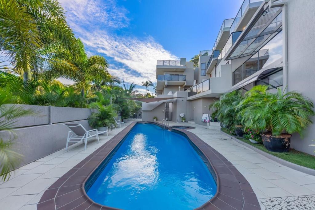Island Vista Penthouse - B&B Airlie Beach