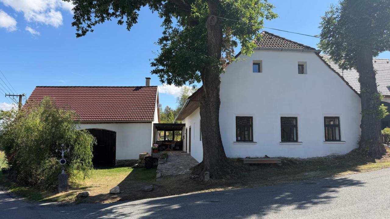 Chalupa lipovka - Bed and Breakfast Budětice