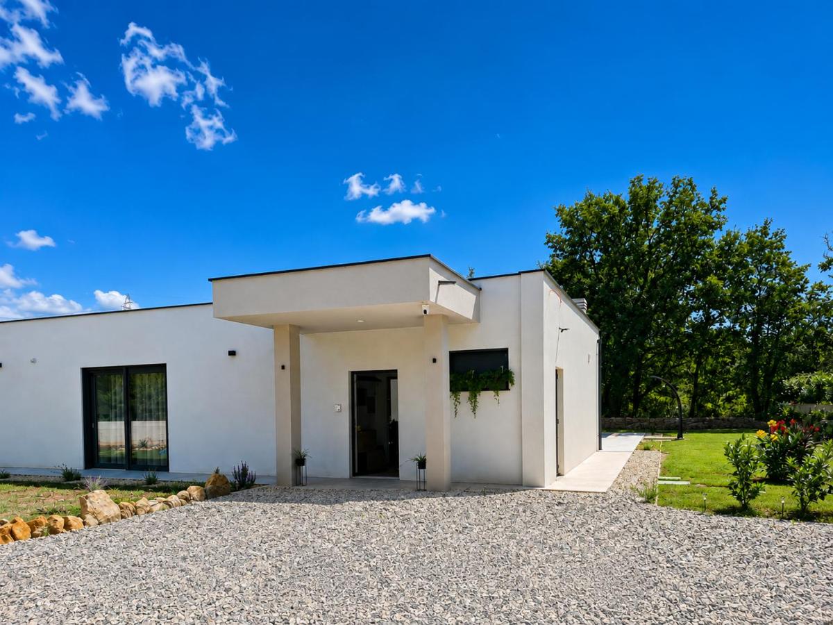 Villa Moena - Peaceful Istrian Escape with Heated Pool - B&B Labin