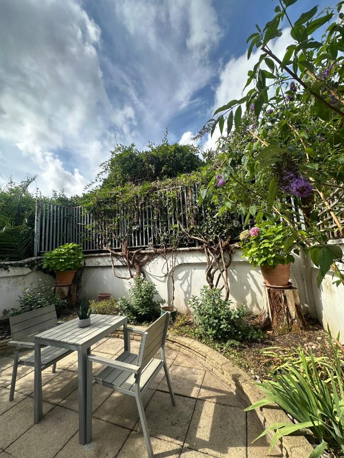 Luxury Double Studio with Private Patio - Bed and Breakfast Londen