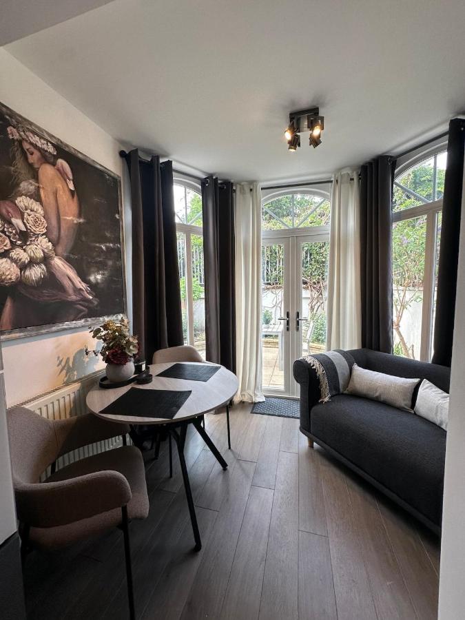 Luxury Double Studio with Private Patio - Bed and Breakfast Londen