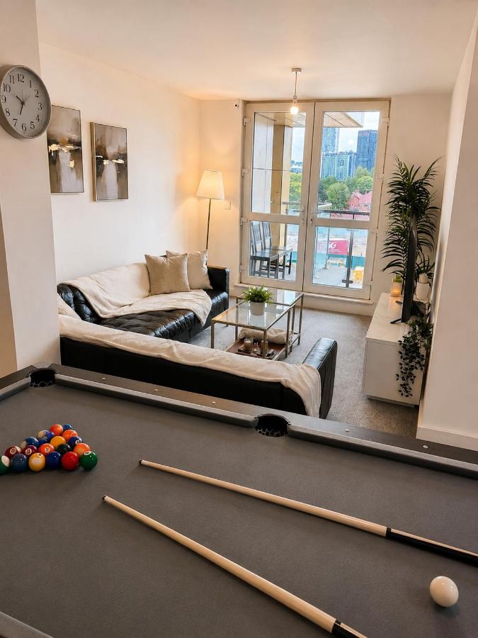 Spacious 3-Bed City Centre Stay Pool Table - B&B Manchester